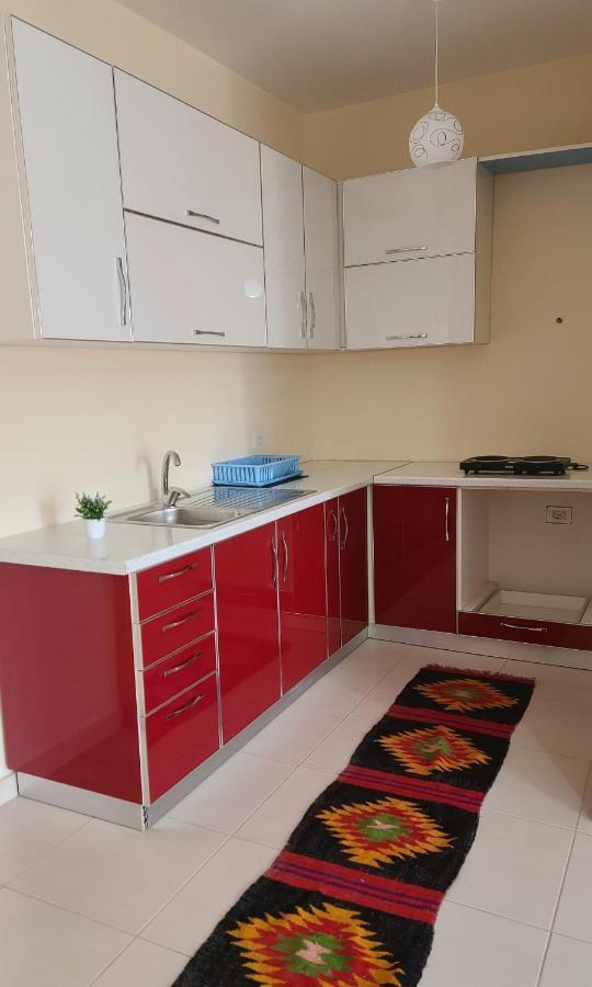 Lucky'S Apartment, A Place To Be Pogradec Ngoại thất bức ảnh