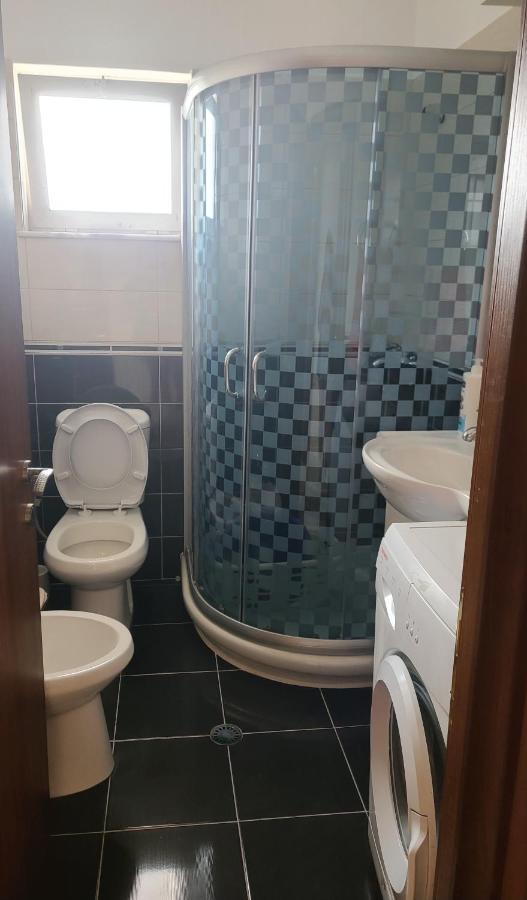 Lucky'S Apartment, A Place To Be Pogradec Ngoại thất bức ảnh